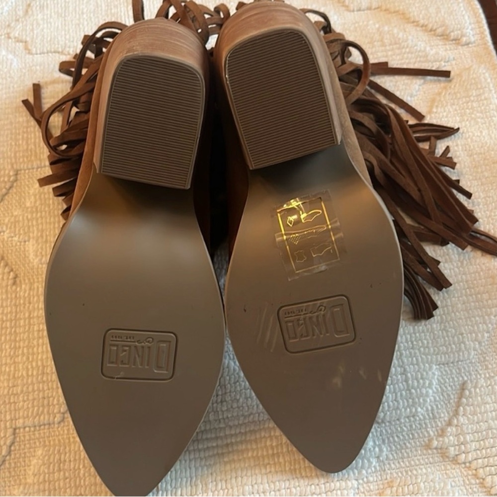 Dingo women’s Camel suede - Picture 5 of 6